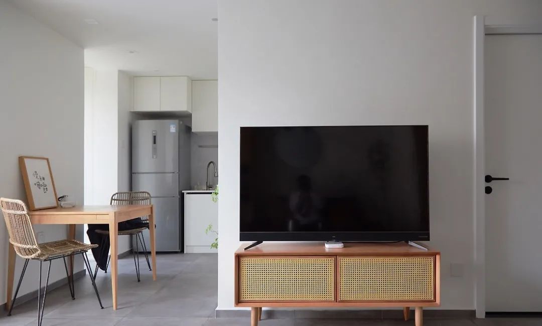 硅藻泥装修案例效果图：简单又高级的38㎡单身公寓